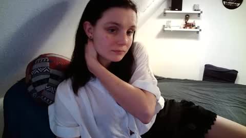 Snapshot of die_eine_oder_keine chatting on February 27, 7:47 pm Kathypvt 30 tk min online show from February 27, 7:47 pm