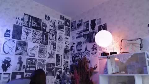 Hi im Alice 3 Im usualy online 03-10 or 17-21 UTC0 online show from November 21, 8:16 am