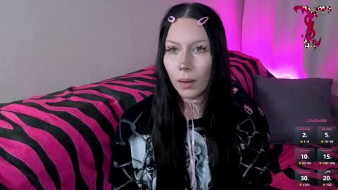 digitalhoe online show from May 17, 8:30 pm
