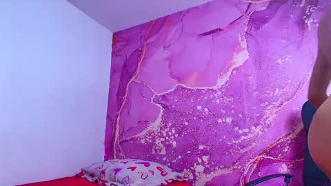 diiosa_latina online show from May 19, 1:56 am