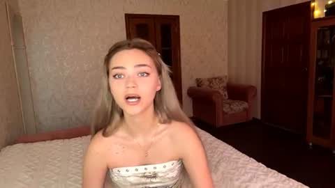 dimplemelchert online show from August 7, 7:59 am