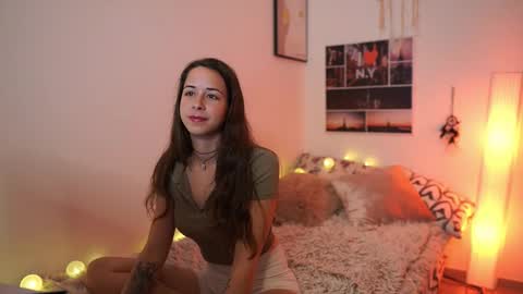 Dina online show from March 8, 1:04 pm