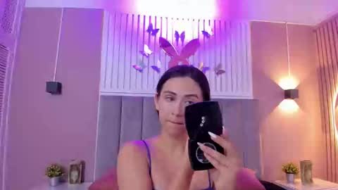 Cristal  online show from December 4, 3:15 am