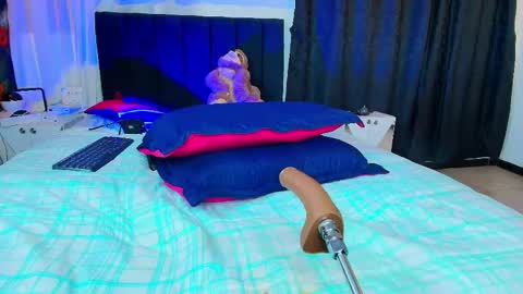 victoria online show from April 28, 2:27 am