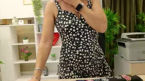 dirty_mature online show from October 21, 8:07 am