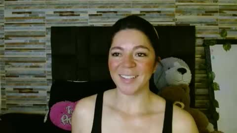 Snapshot of disneey2888 chatting on October 20, 2:20 pm disneey2888 online show from October 20, 2:20 pm