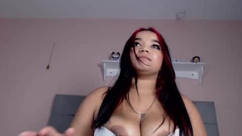 disyamil_pineda online show from March 27, 8:26 am