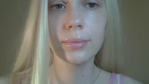 DitaMilton online show from May 21, 7:45 pm