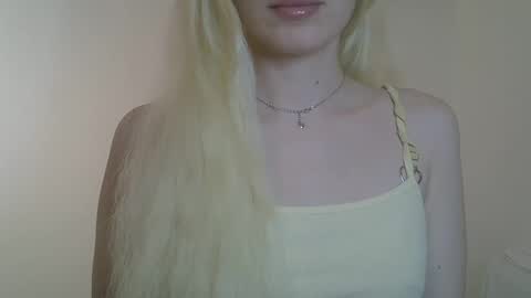 DitaMilton online show from March 8, 7:40 pm