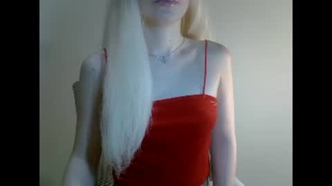 DitaMilton online show from December 19, 8:23 pm