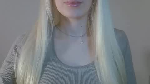 DitaMilton online show from June 3, 8:47 pm