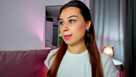 Tia online show from November 4, 3:33 am