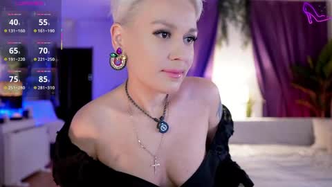 Miss Kim online show from May 3, 9:40 pm