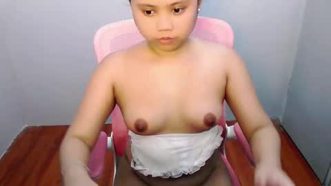 YANNA online show from April 6, 11:00 am