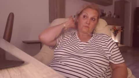 Snapshot of divineblond chatting on September 13, 10:29 pm Alexxa online show from September 13, 10:29 pm
