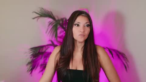 DivineLynn online show from May 15, 2:53 pm
