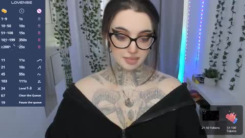 dixipixi_ online show from May 14, 6:08 am
