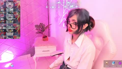 DogirlyWoof online show from February 6, 8:07 am