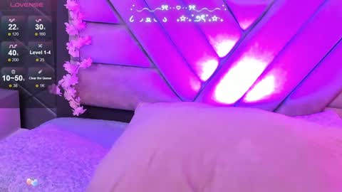 DogirlyWoof online show from February 5, 7:18 am