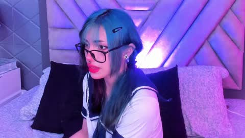 DogirlyWoof online show from January 9, 8:34 am