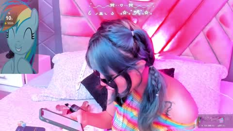 DogirlyWoof online show from February 8, 7:59 am