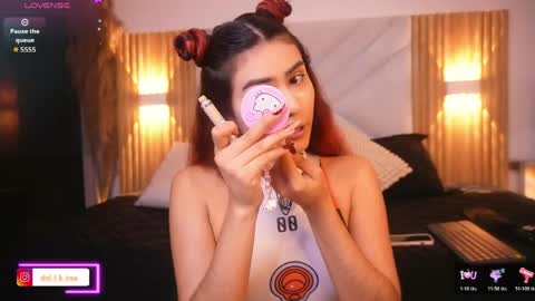 doll_kira_ online show from May 6, 3:27 pm