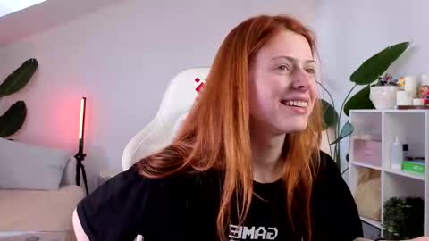 Your doll Lesli online show from October 10, 9:14 am