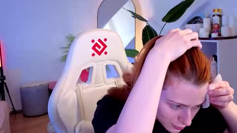 Your doll Lesli online show from December 4, 11:34 am