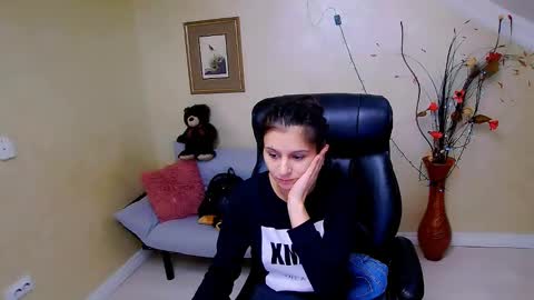 Snapshot of doll_stylish_ chatting on January 3, 8:54 am dol online show from January 3, 8:54 am