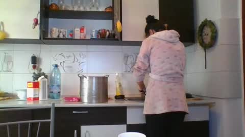 Snapshot of doll_stylish_ chatting on February 6, 8:18 am dol online show from February 6, 8:18 am