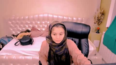 Snapshot of doll_stylish_ chatting on December 29, 7:17 am dol online show from December 29, 7:17 am