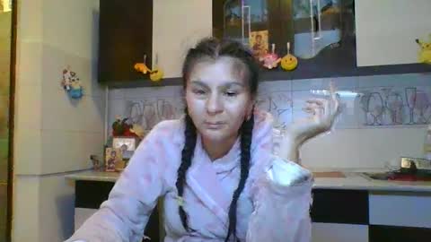 Snapshot of doll_stylish_ chatting on February 11, 3:29 am dol online show from February 11, 3:29 am