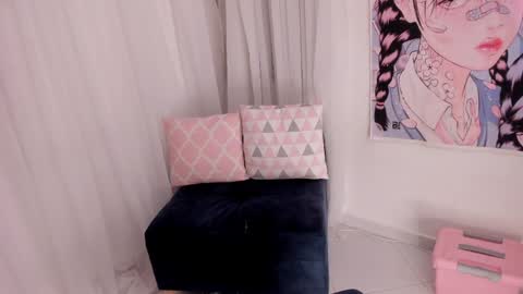 Roxana  independent model can you help me reach 100 hands up uwu online show from May 23, 1:15 am