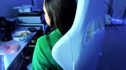 DOLLLFACE online show from March 11, 5:00 am