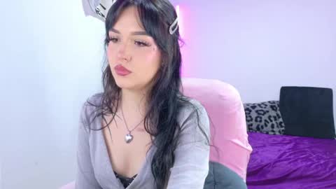 Isabela   Independet model 3 online show from May 18, 1:15 am