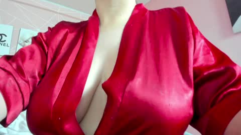 Call me Zoe  online show from December 9, 6:13 am