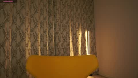 Dolly online show from April 9, 9:53 pm