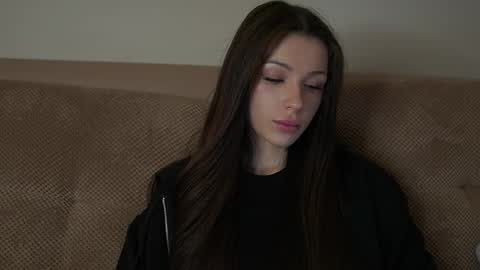 Dolly online show from March 9, 9:18 pm