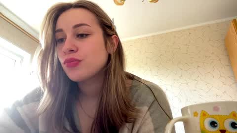 Mia online show from April 8, 8:16 am