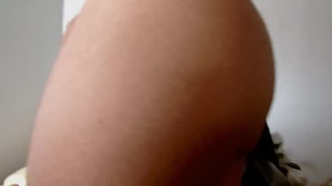   online show from April 5, 4:39 pm