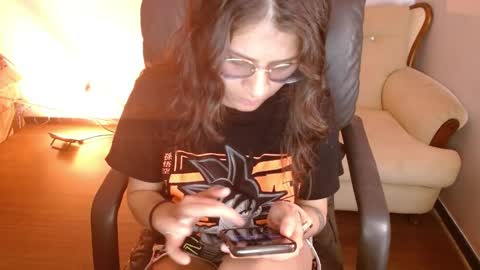   online show from April 22, 6:49 pm