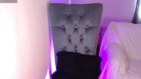   online show from October 23, 8:04 pm