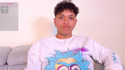 dominickjoness online show from April 1, 5:08 am