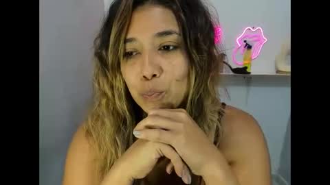 dona_tella online show from May 11, 2:45 pm