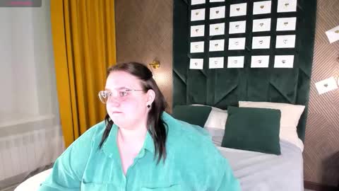 donnaa_june online show from March 27, 9:54 am