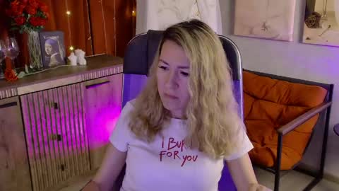 Donna online show from May 25, 6:51 pm