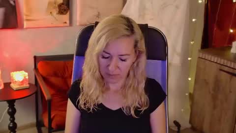 Donna online show from July 2, 9:43 pm