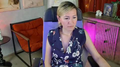 Donna online show from May 22, 1:58 am