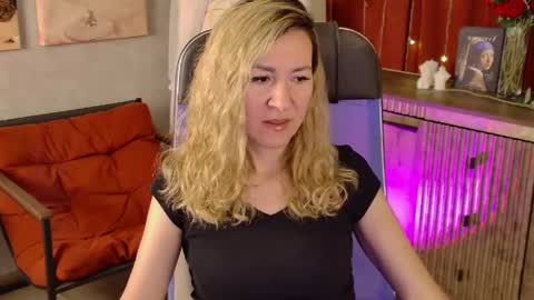 Donna online show from May 26, 6:51 pm