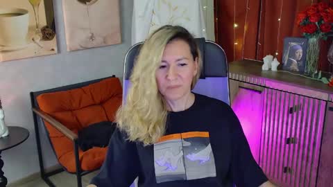 Donna online show from May 21, 1:58 am
